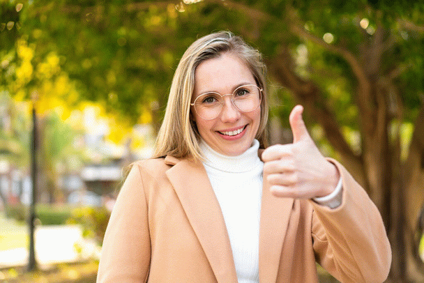 آیا واقعاً از اینستاگرام می‌توان پولدار شد؟ بررسی 12 سوال متداول